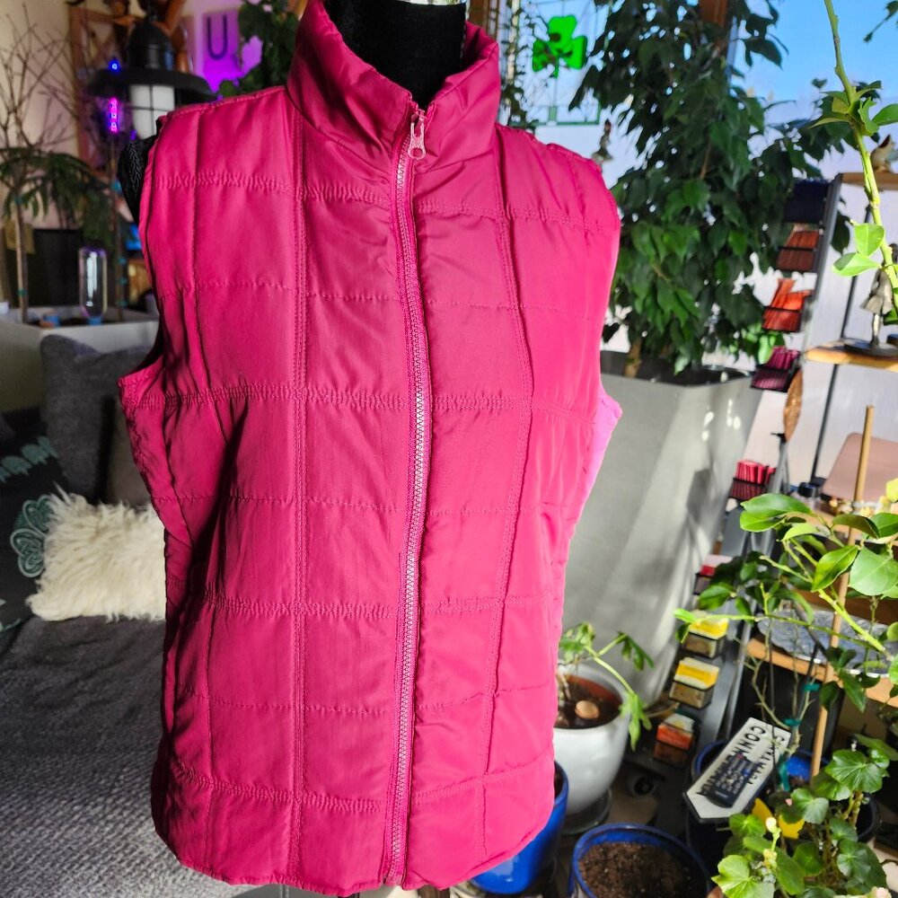 Casual  Gear Cranberry Red Super Lightweight Vest M